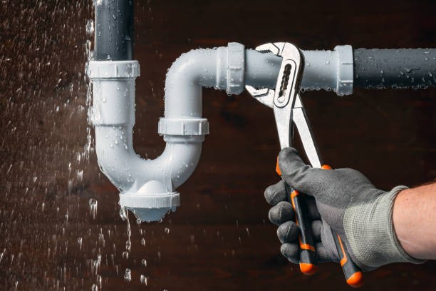 Professional Plumbing technician working in Leavenworth, KS